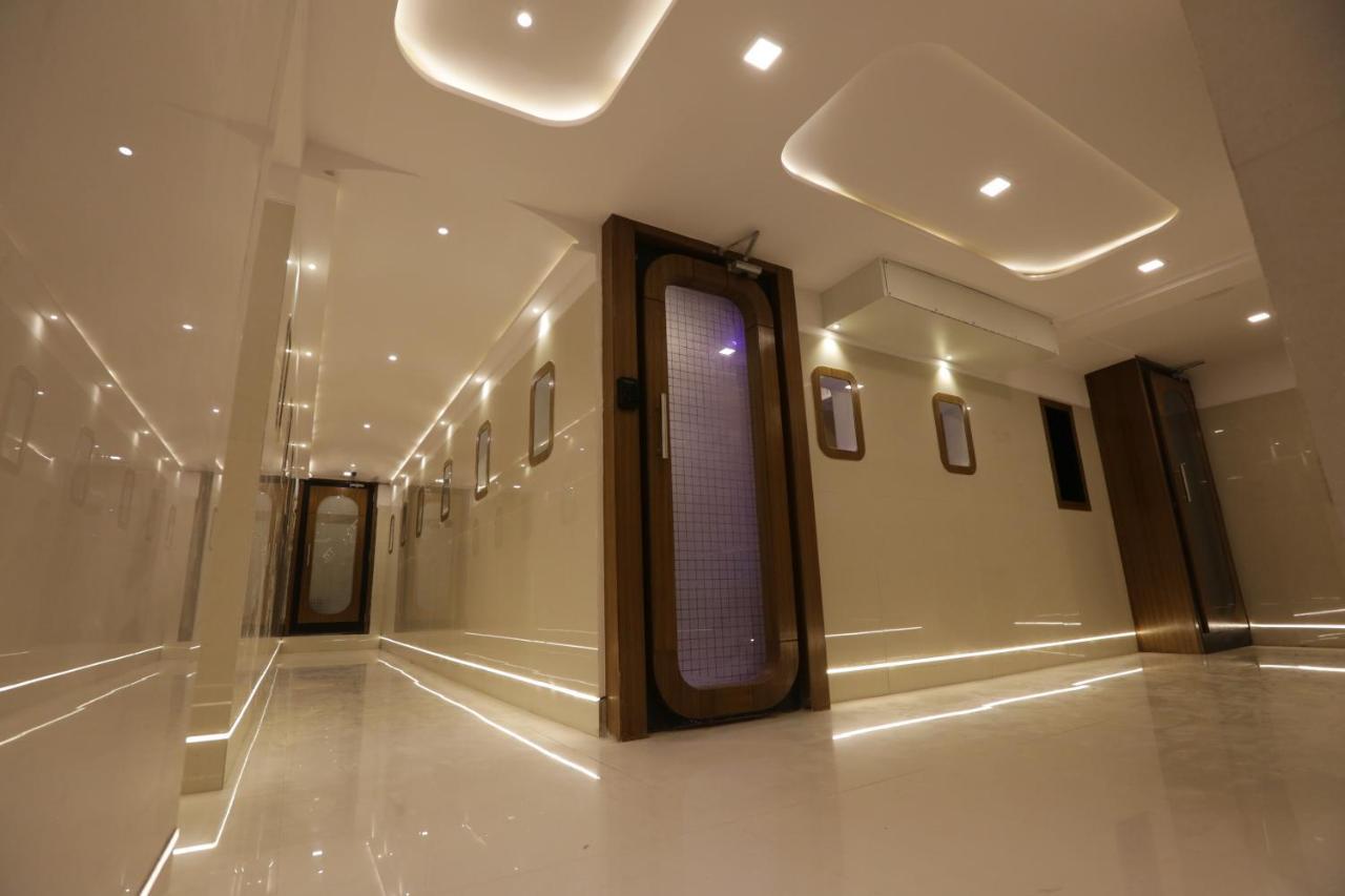 Qubestay Airport Capsule Hotel & Hostel Βομβάη Εξωτερικό φωτογραφία